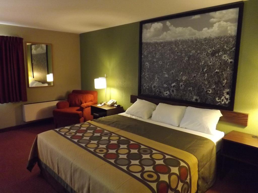Super 8 by Wyndham Sterling CO Hotel Eksteriør billede