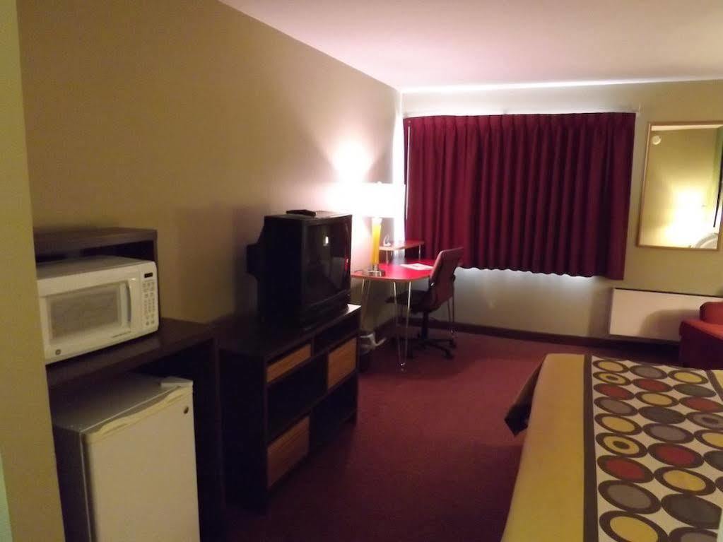 Super 8 by Wyndham Sterling CO Hotel Eksteriør billede