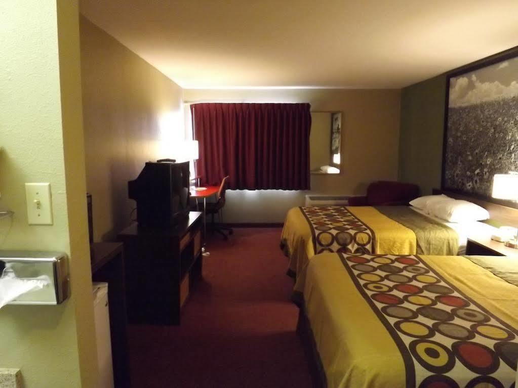 Super 8 by Wyndham Sterling CO Hotel Eksteriør billede
